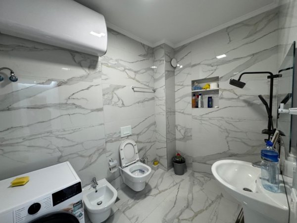 Tirane, jepet me qera apartament 2+1 Kati 5, 550 € 