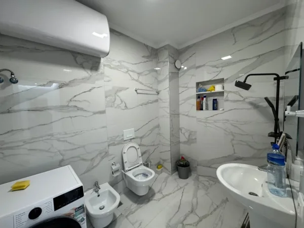 Tirane, jepet me qera apartament 2+1 Kati 5, 550 € 