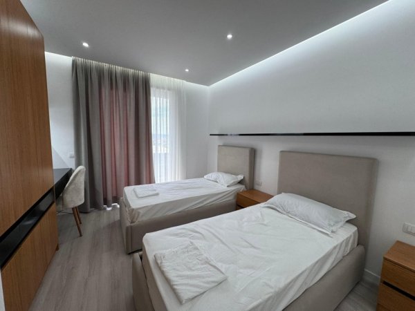 Tirane, jepet me qera apartament 2+1 Kati 5, 550 € 