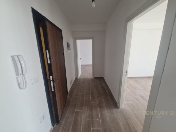 Tirane, shitet apartament 3+1+Ballkon Kati 1, 109 m² 130.000 € (5 maji)