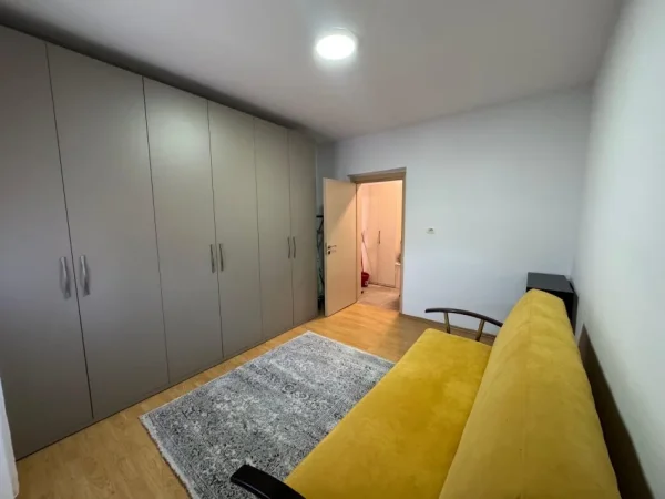 Tirane, jepet me qera apartament 2+1 Kati 3, 100 m² 550 € (Rruga kongresi i manastirit)