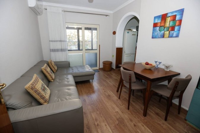 Tirane, jepet me qera apartament 2+1 Kati 5, 100 m² 700 € (Myslym Shyri)