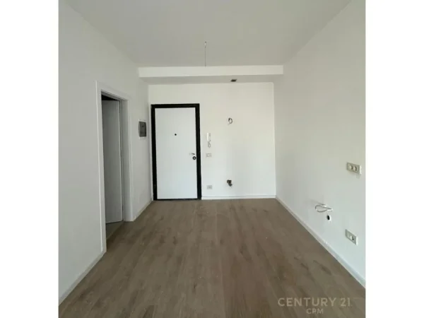 Tirane, jepet me qera ambjent biznesi Kati 2, 70 m² 600 € (Rruga Mine Peza)