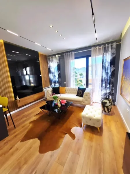 Tirane, shitet apartament 1+1 , 70 m² (prane shkolles vasil shanto)