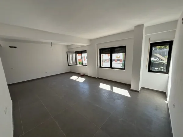 Tirane, shitet Dublex Kati 5, 107 m² 
