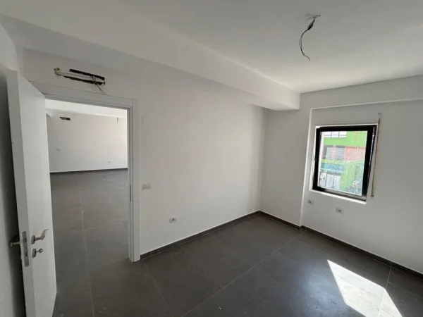 Tirane, shitet Dublex Kati 5, 107 m² 