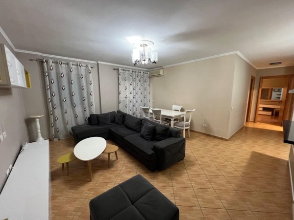 Tirane, jepet me qera apartament 2+1 Kati 8, 91 m² 700 € (Pervalle delijorgjit)