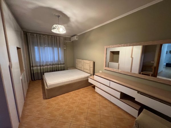 Tirane, jepet me qera apartament 2+1 Kati 8, 91 m² 700 € (Pervalle delijorgjit)