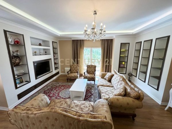 Tirane, jepet me qera apartament 2+1+Aneks+Ballkon Kati 3, 110 m² 950 € (Kompleksi Veneto)