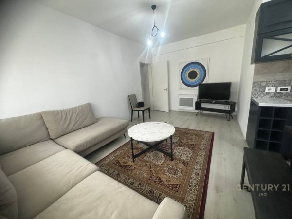 Tirane, jepet me qera apartament 2+1 Kati 7, 98 m² 650 € 