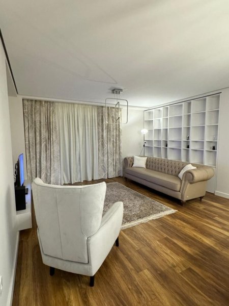 Tirane, jepet me qera apartament 2+1 , 137 m² 2.500 € 