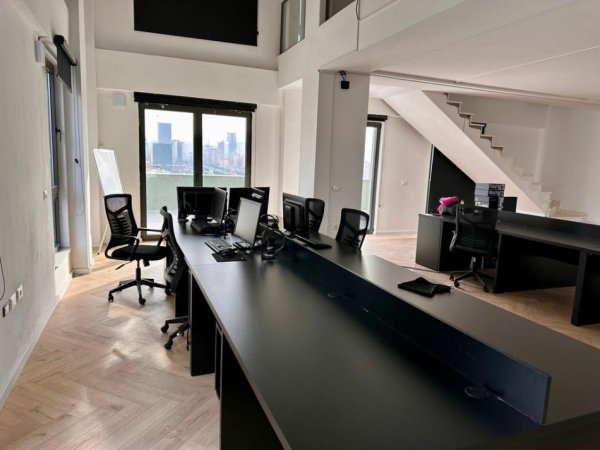 Tirane, jepet me qera zyre Kati 6, 360 m² 3.000 € (Bulevardi i Ri)