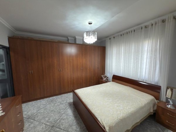 Tirane, jepet me qera apartament 2+1 Kati 4, 105 m², 60.000 Leke/Muaj,  Rruga Sali Butka, prane ish UET