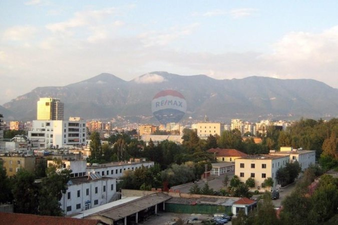 Tirane, shitet dyqan Kati 0, 66 m² 119.000 € (Qesarak, Tiranë)
