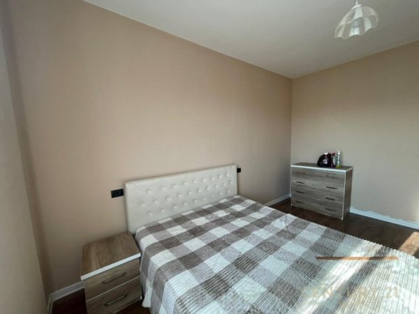 Tirane, jepet me qera apartament 2+1 Kati 10, 120 m² 550 € (Bar Artisti)