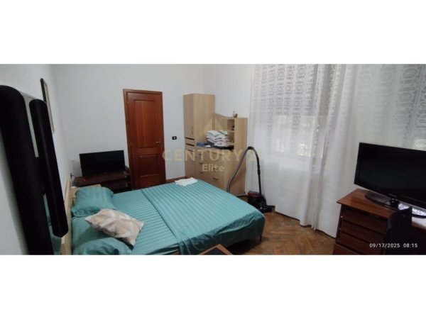 Tirane, jepet me qera apartament 1+1 Kati 2, 65 m² 500 € (Pallatet Agimi)