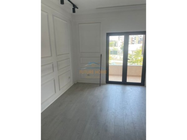 Tirane, jepet me qera ambjent biznesi Kati 2, 400 m² 1.500 € 