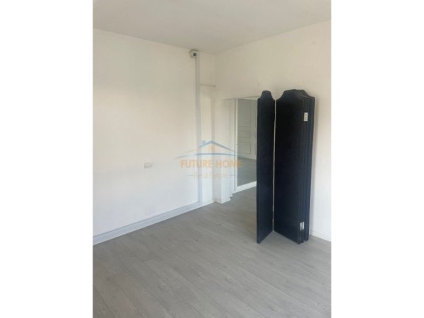 Tirane, jepet me qera ambjent biznesi Kati 2, 400 m² 1.500 € 