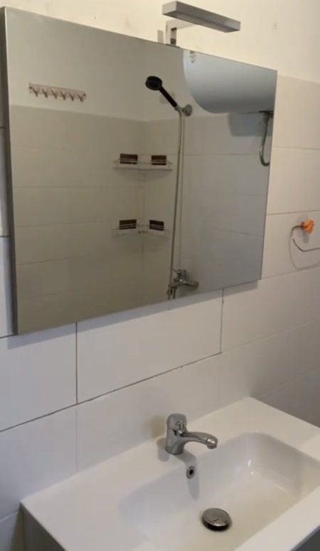 Tirane, jepet me qera shtepi 1+1 Kati 1, 80 m² 500 € (Fusha e Aviacionit)