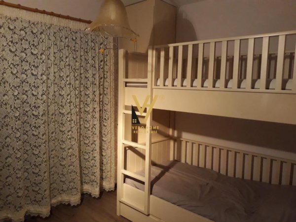 Tirane, jepet me qera apartament 2+1+Ballkon Kati 2, 85 m² 600 € (PROKURORIA E TIRANES)