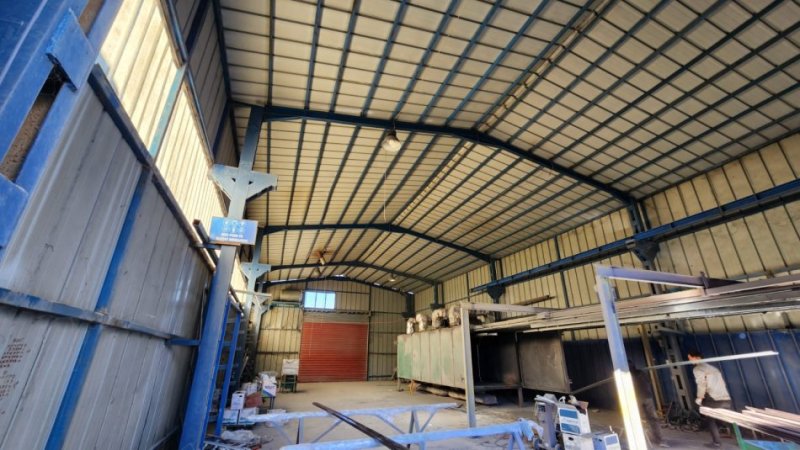 Lushnje, shitet  prona Industriale ne Lushnje – Truall + Kapanone + Makineri , 12.000 m² 2.100.000 € (Lushnje)