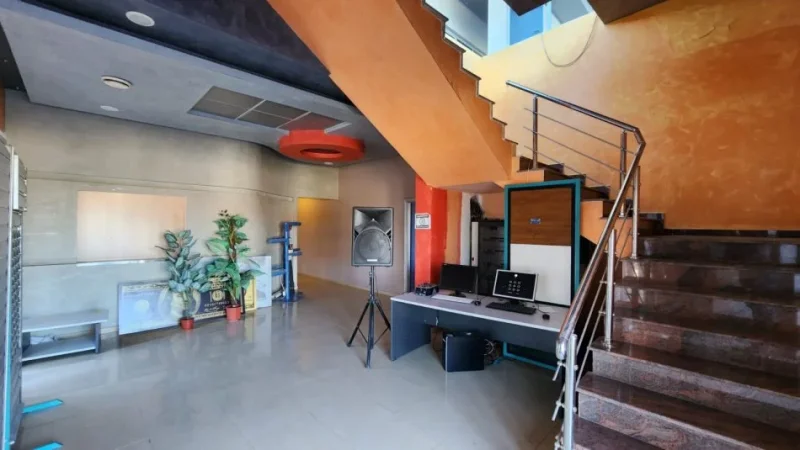 Lushnje, shitet  prona Industriale ne Lushnje – Truall + Kapanone + Makineri , 12.000 m² 2.100.000 € (Lushnje)