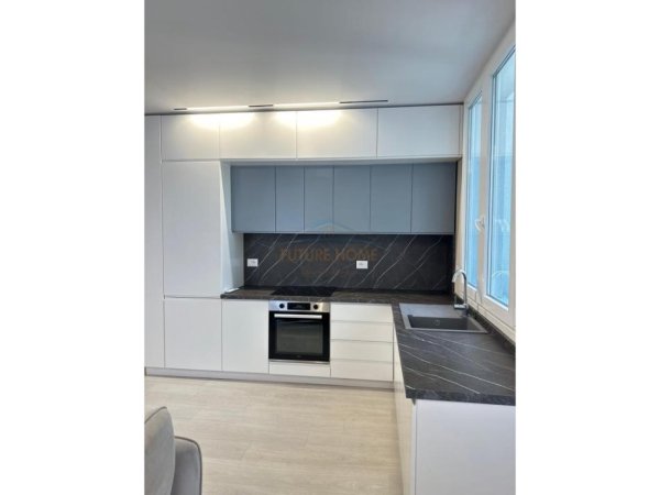 Tirane, jepet me qera apartament 2+1 Kati 2, 117 m² 800 € (Unaza e Re , Residenca River)