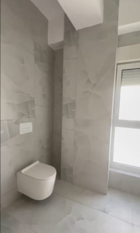 Tirane, jepet me qera apartament 3+1+Aneks+Ballkon Kati 4, 120 m² 600 € 