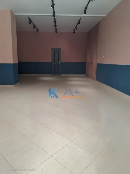 Tirane, shitet dyqan Kati 0, 54 m² 88.000 € (Bulevardi Migjeni, prane Rrethrrotullimit ne Yzberish)