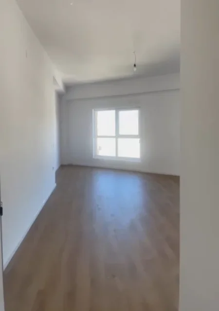 Tirane, jepet me qera apartament 3+1+Aneks+Ballkon Kati 4, 120 m² 600 € 