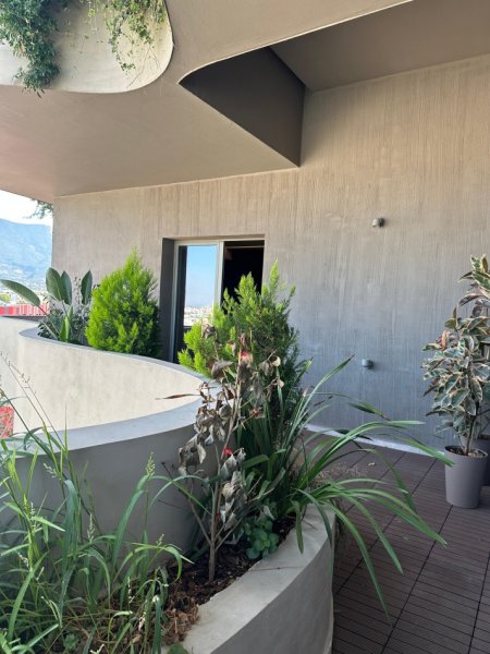 Tirane, jepet me qera apartament 1+1 , 110 m² 