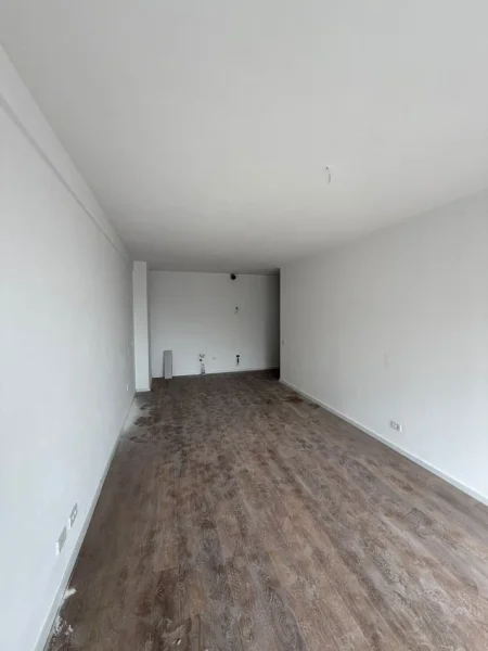 Tirane, jepet me qera zyre Kati 2, 116 m² 928 € (Mine Peza)