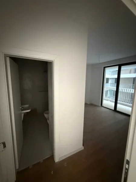 Tirane, jepet me qera zyre Kati 2, 116 m² 928 € (Mine Peza)