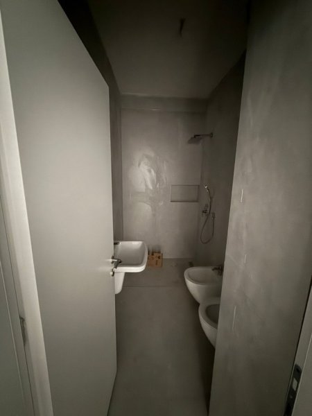 Tirane, jepet me qera zyre Kati 2, 116 m² 928 € (Mine Peza)