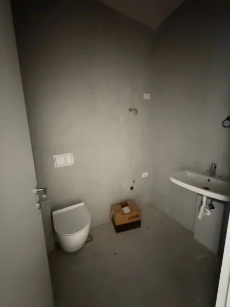 Tirane, jepet me qera zyre Kati 2, 116 m² 928 € (Mine Peza)