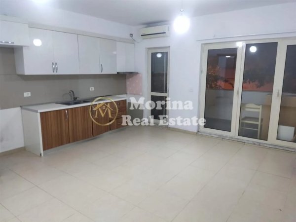 Tirane, jepet me qera apartament 2+1+Ballkon Kati 1, 380 m² 380 € (Yzberisht)