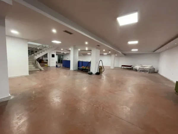 Tirane, jepet me qera , Njesi Biznesi, Rruga Jordan Misja