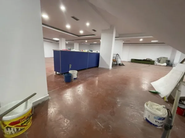 Tirane, jepet me qera , Njesi Biznesi, Rruga Jordan Misja