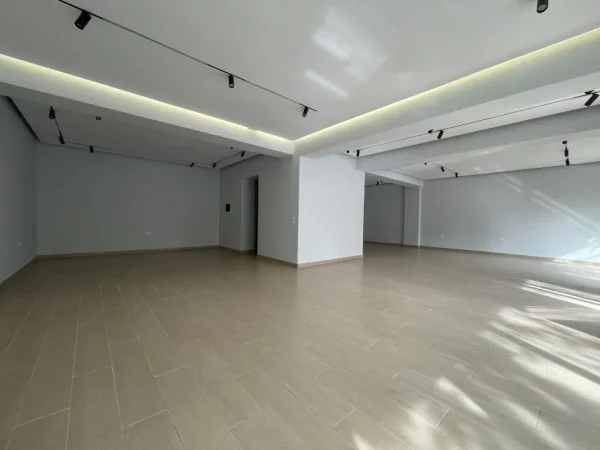 jepet me qera Njesi Biznesi, Rruga Bill Klinton