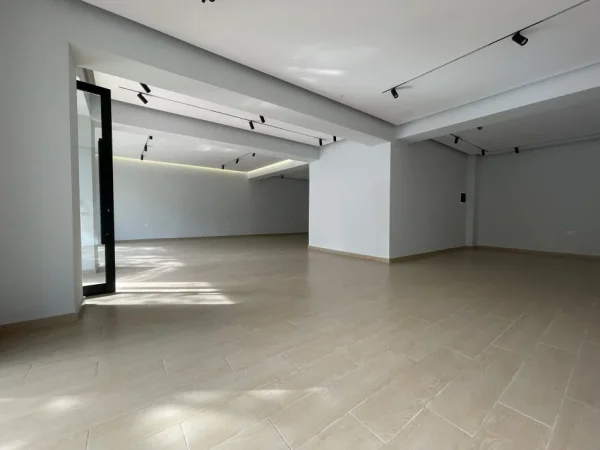 jepet me qera Njesi Biznesi, Rruga Bill Klinton