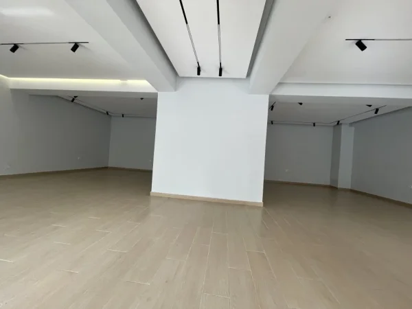 jepet me qera Njesi Biznesi, Rruga Bill Klinton