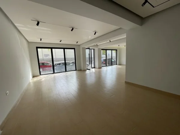 jepet me qera Njesi Biznesi, Rruga Bill Klinton