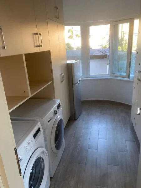 Tirane, jepet me qera shtepi 2+1+Ballkon Kati 2, 80 m² 600 € (qsut)