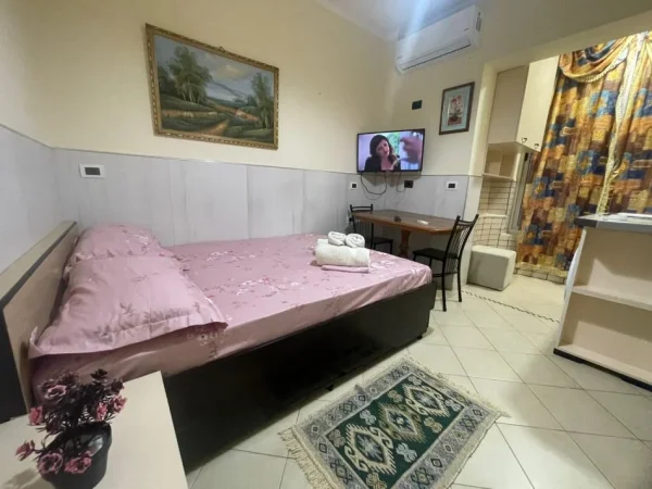 Tirane, jepet me qera garsonier 1+1 Kati 2, 35 m² 370 € (RRUGA GURI MADHI 1018)