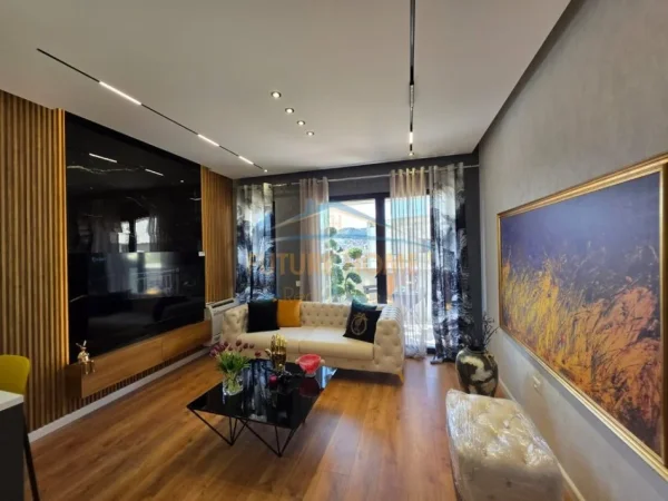 Tirane, shitet apartament 1+1+Ballkon Kati 8, 66 m² (Vasil Shanto)