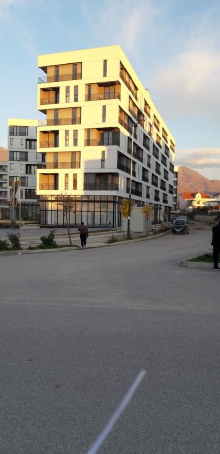 Tirane, jepet me qera 1+1 Kati 3, 350 €