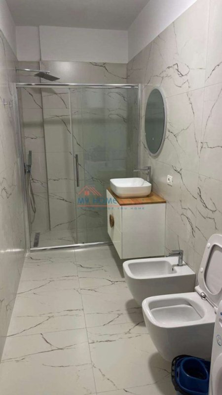 Apartament 1+1 + Post Parkimi me Qira Pazari i Ri Tirane