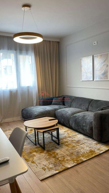 Apartament 1+1 + Post Parkimi me Qira Pazari i Ri Tirane