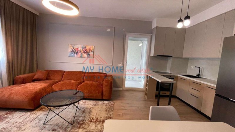 Apartament 1+1 + Post Parkimi me Qira Pazari i Ri Tirane
