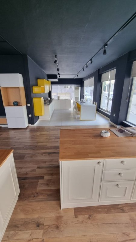 JEPET ME QIRA AMBIENT BIZNESI TEK LIQENI, PRANË KOPSHTIT ZOOLOGJIK , Kati 2, 160 m² 1.500 €URO